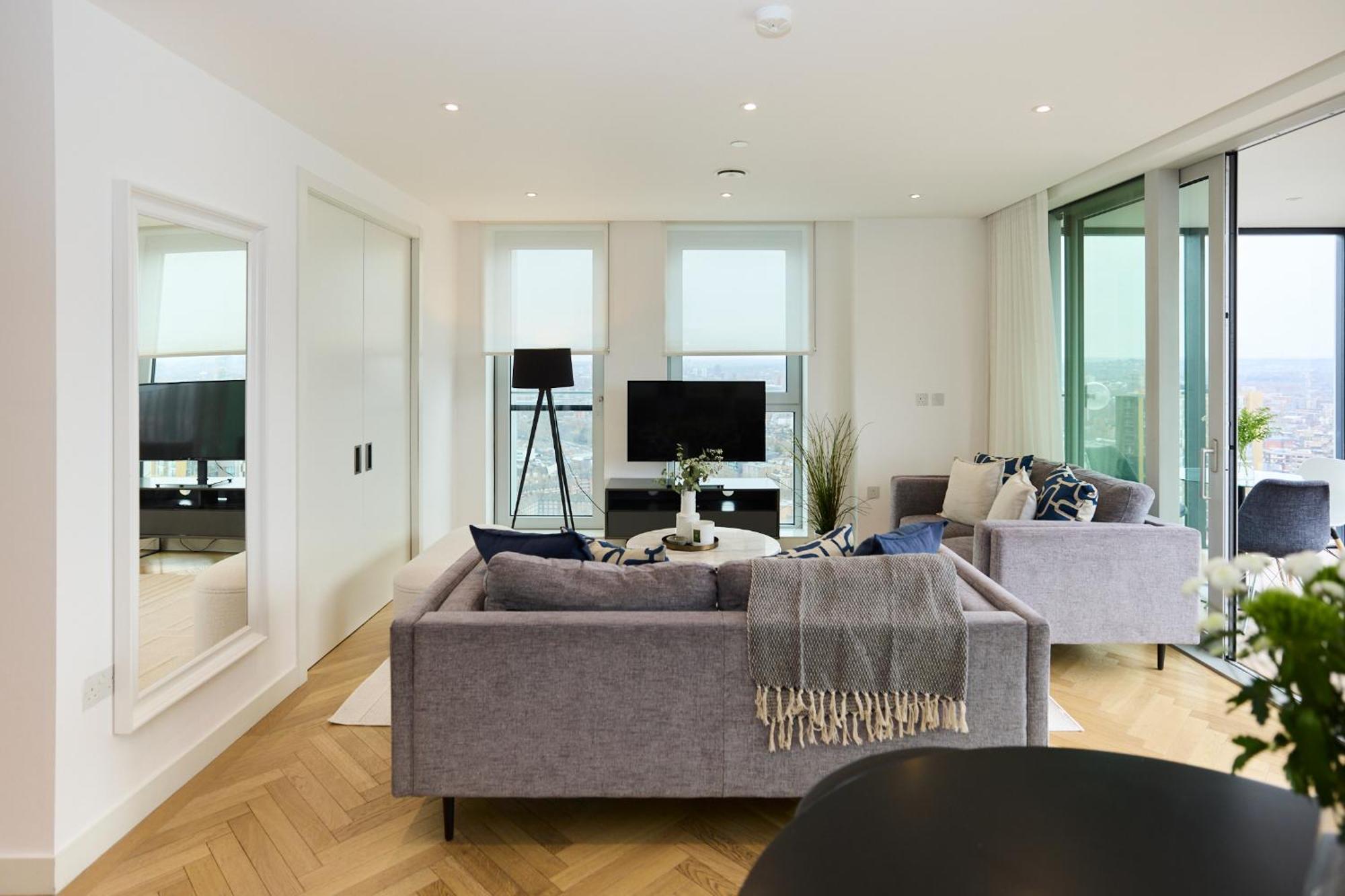 The Southwark Heights -modern 3-bedroom Flat With Views *